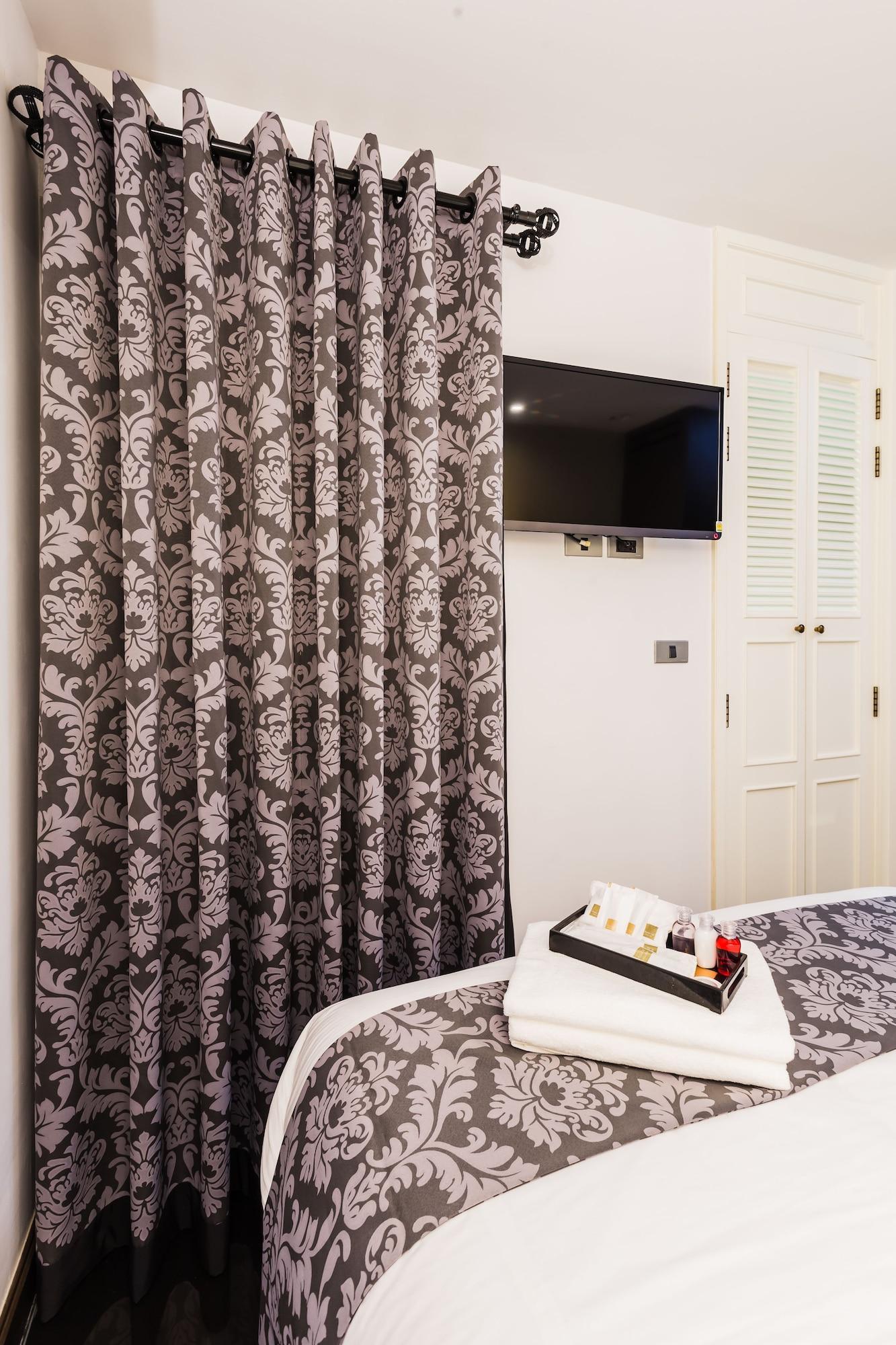 The Fah Silom Hotel Банкок Екстериор снимка