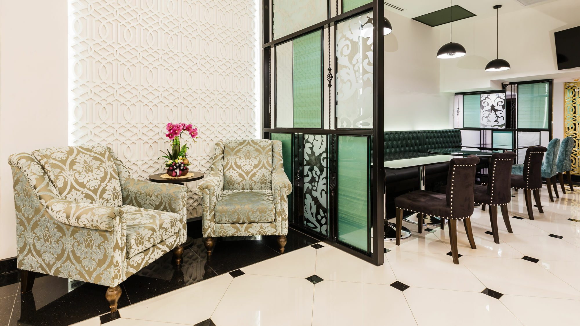 The Fah Silom Hotel Банкок Екстериор снимка