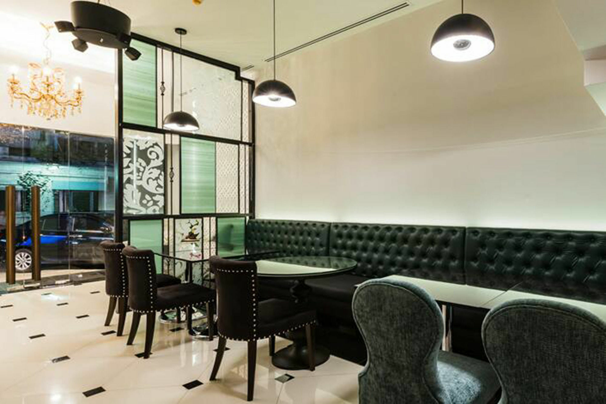 The Fah Silom Hotel Банкок Екстериор снимка