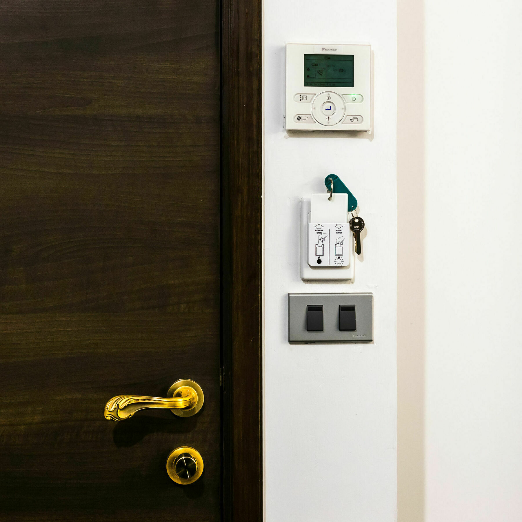 The Fah Silom Hotel Банкок Екстериор снимка