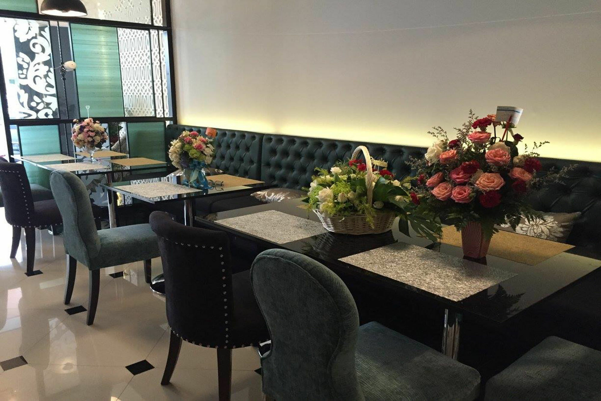 The Fah Silom Hotel Банкок Екстериор снимка